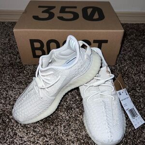 SOLD Yeezy Boost 350 V2 BNWT Bone